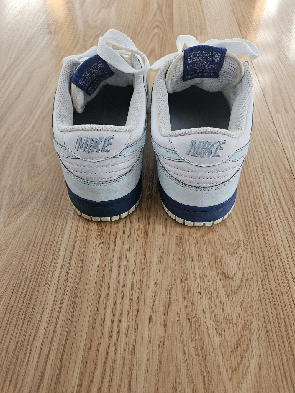 Nike Women’s Dunk Low Sneakers in White, Glacier Blue & Varsity Royal. Size 7.5 - Picture 4 of 6